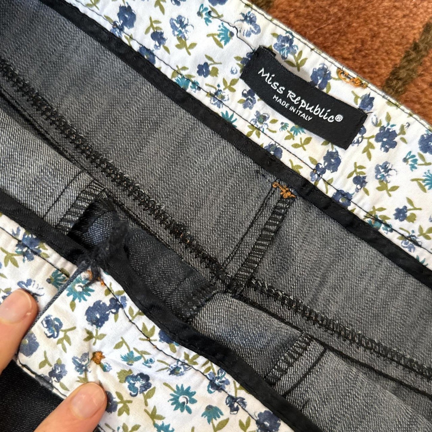 Mini low rise denim skirt - size S from Miss Republic