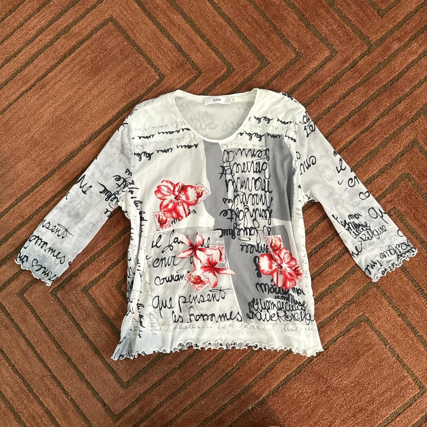 Mesh y2k graphic top 3/4 sleeve top - size M from Biba