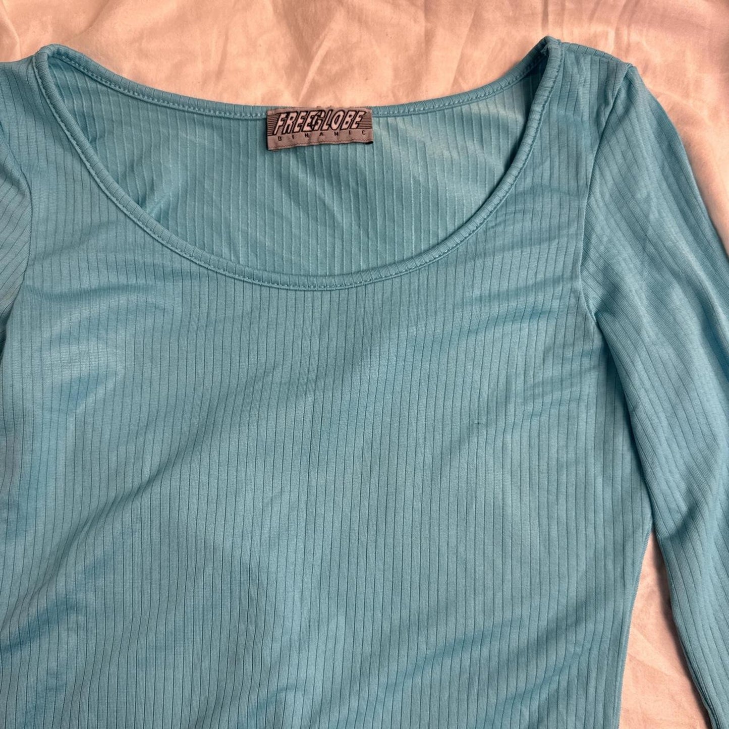 Y2K fitted ribbed blue 3/4 sleeve top - size xs from Freeglobe Dinamic