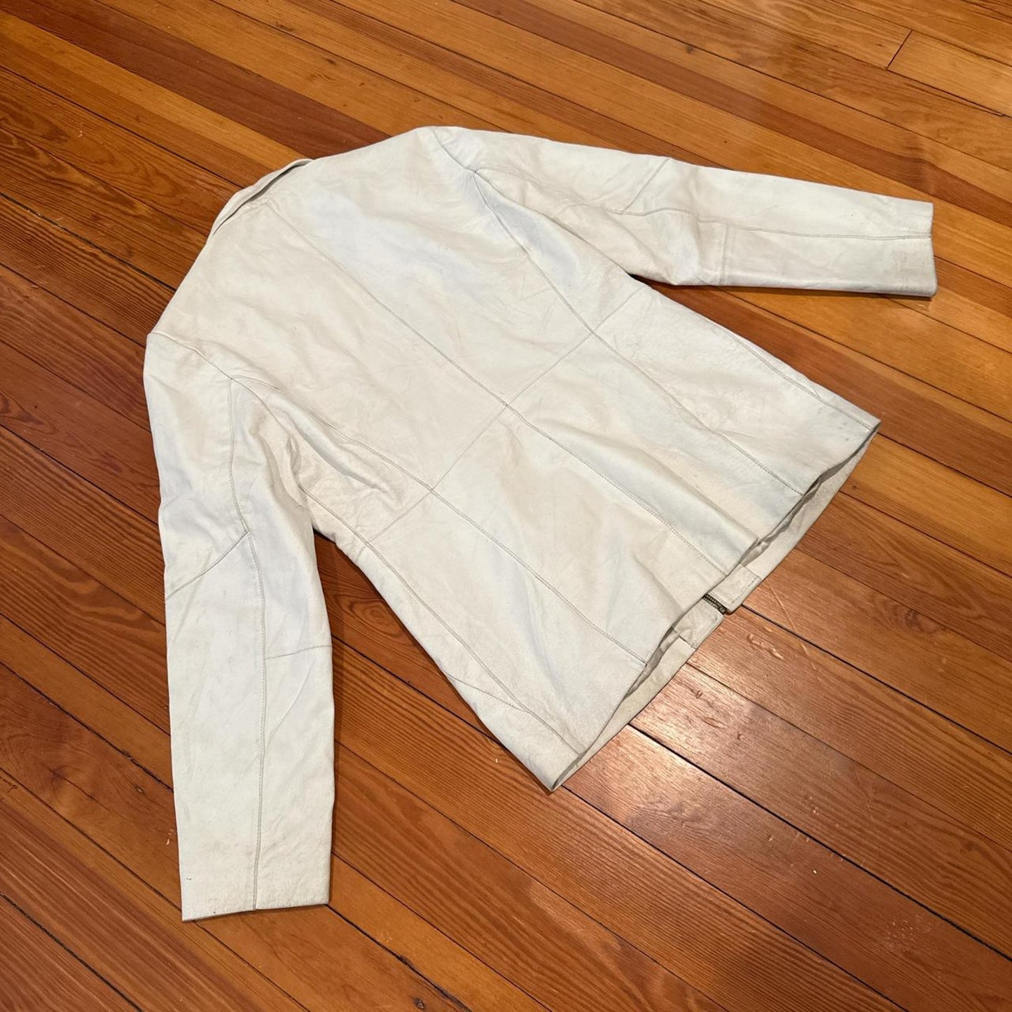 White leather jacket fitted y2k - size XL from Calypso Leatherwear