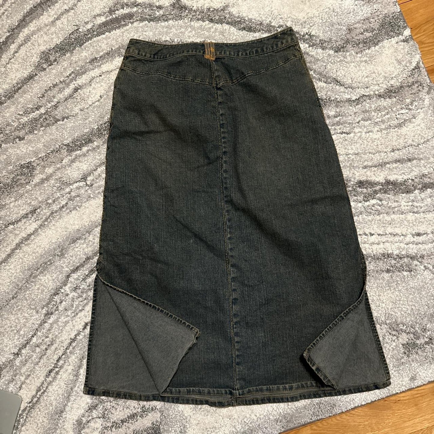 Dark wash denim midi maxi skirt - size M from Riveted by Lee