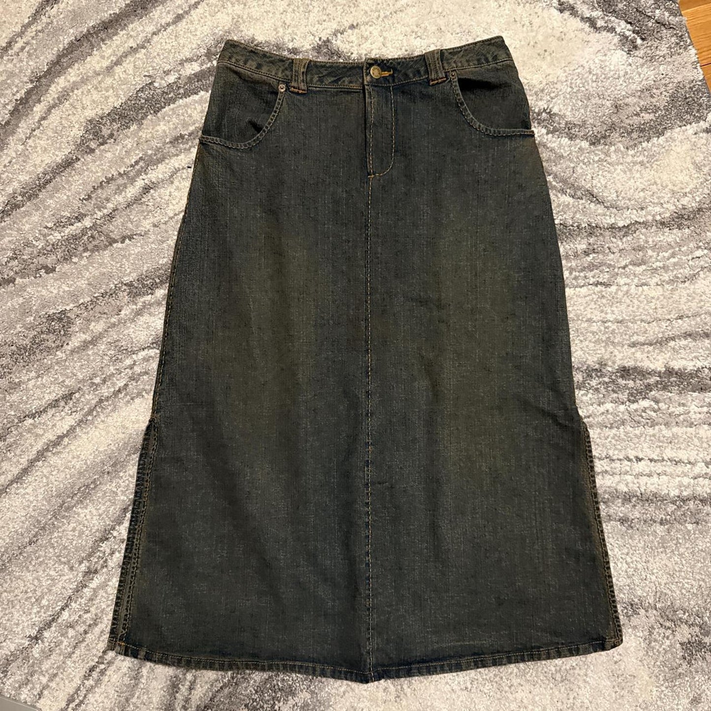 Dark wash denim midi maxi skirt - size M from Riveted by Lee