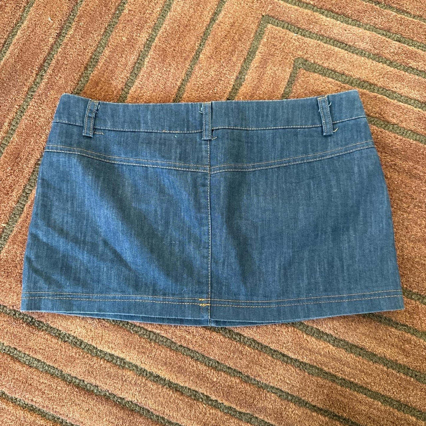 Mini low rise denim skirt - size S from Miss Republic