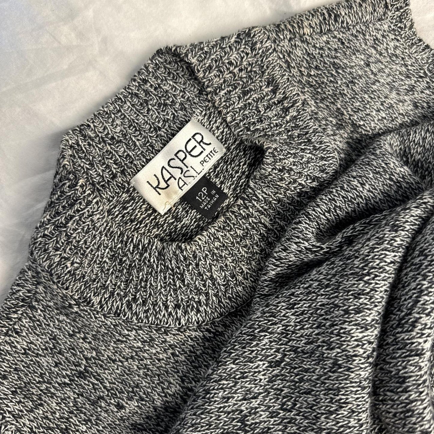 Minimal 90s grey sleeveless turtleneck top sleeveless - size M (petitie) from Kasper